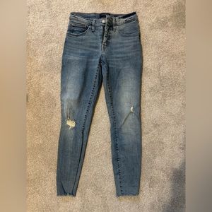 Lucky brand women’s skinny jean. Size 6/28.